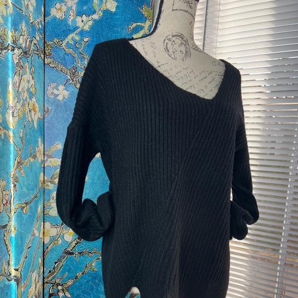 Guess size large black asymmetrical design sweater. - Picture 9 of 16